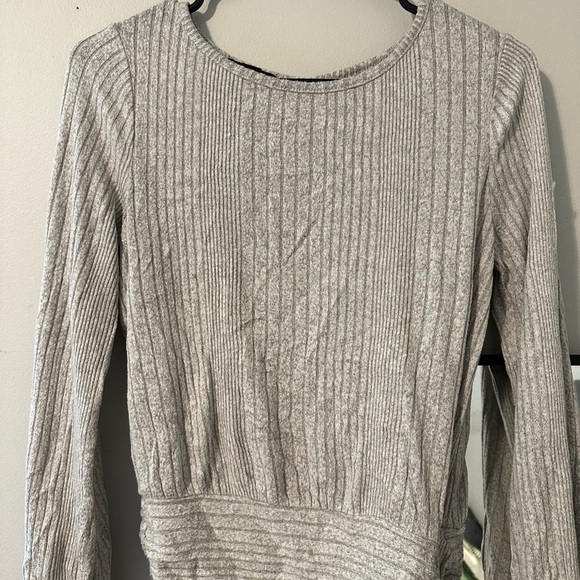 Tie at waist long sleeve sweater top - Picture 2 of 2